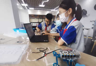 银川市第十五中学实现信息技术与互联网信息服务全覆盖